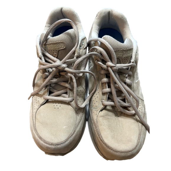 New Balance suede and mesh uppers, walking shoes size 8 - Picture 1 of 7